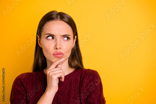 Fotomural Close up photo of attractive charming pretty cute girl touching her chin while p