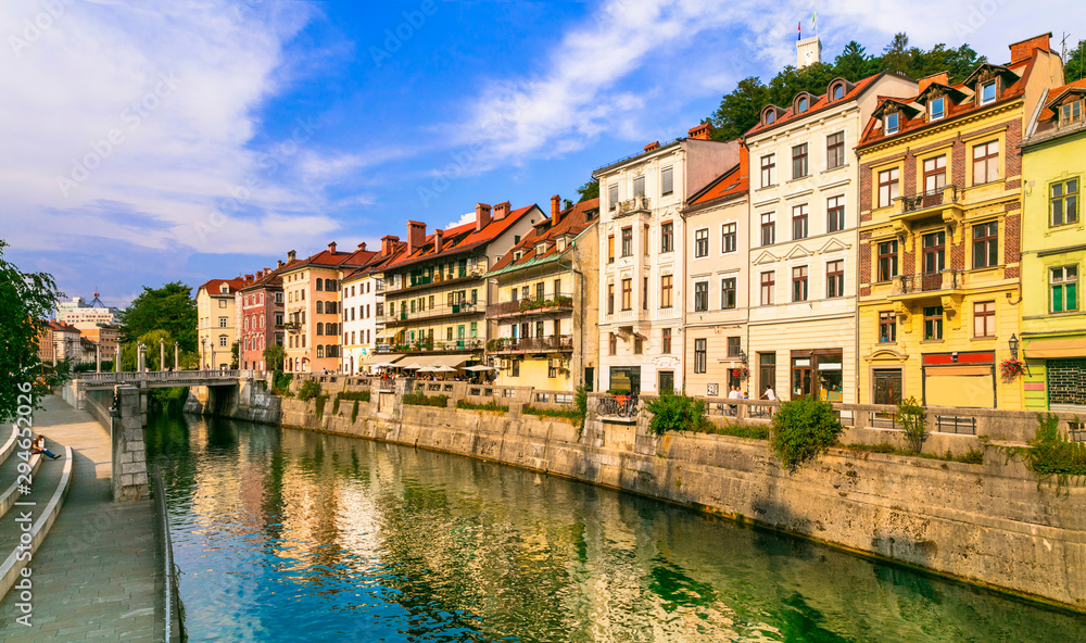 Obraz na płótnie Romantic beautiful Ljubljana city, capital of Slovenia. Urban scene with canals w salonie