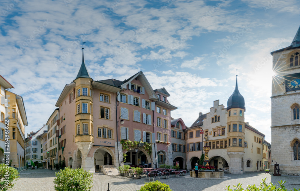 view of the Ring Square and the Vennerbrunnen Fountain in the historic old town of Biel - obrazy, fototapety, plakaty 