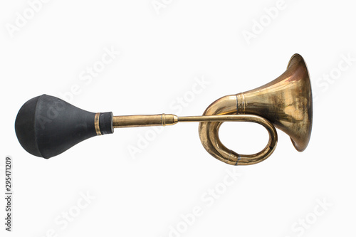 Fotografía A Vintage vehicle horn isolated white background.