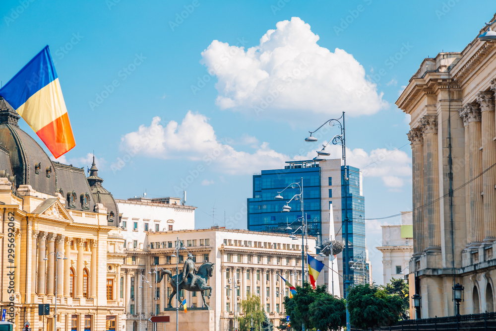 Obraz na płótnie Victory Avenue Revolution Square in Bucharest, Romania w salonie