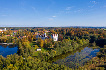 Wall Mural - Aussicht auf Schloss Boitzenburg in der Uckermark im Herbst