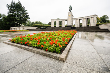 Wall Mural - BERLIN, GERMANY - SEPTEMBER 20: Soviet War Memorial in Berlin Tiergarten on September 20, 2013 in Berlin, Germany.