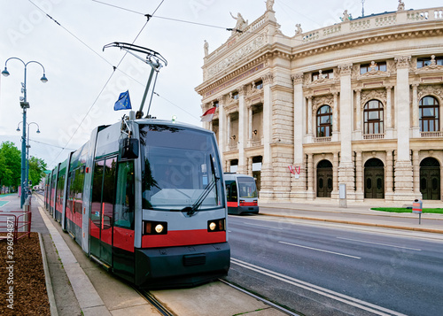 Fotografía Street view with public tram at Burgtheater in Hofburg Vienna