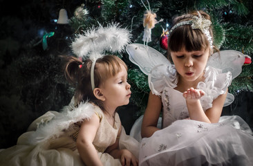 Wall Mural - angel girls under the tree