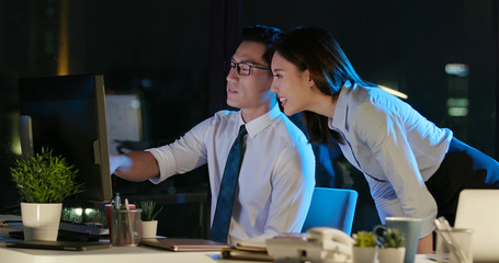 Poster - businesspeople meeting at night