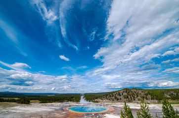 the world famous grand prismatic spring in yellowstone national park