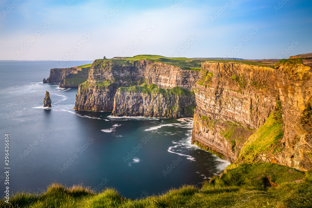 Cliffs of Moher Ireland sunset sun light Irish landmark amazing beautiful view - obrazy, fototapety, plakaty 