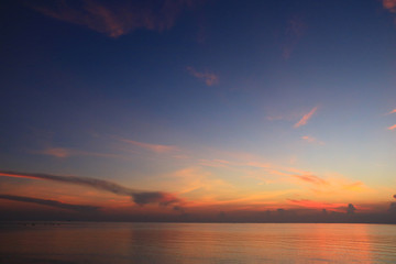 Wall Mural - beautiful sunrise on the sea