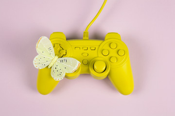 play in yellow and pink with butterfly