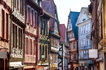 Historische Gasse in Marburg Hessen entzerrt