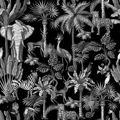  Bezszwowy wzór z tropikalnymi drzewami i zwierzętami w grafika stylu czarny i biały. Wektor.