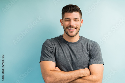 Fotomural Attractive Hispanic Male In Studio