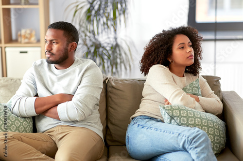 Cuadros en Lienzo relationship difficulties, conflict and people concept - unhappy african america