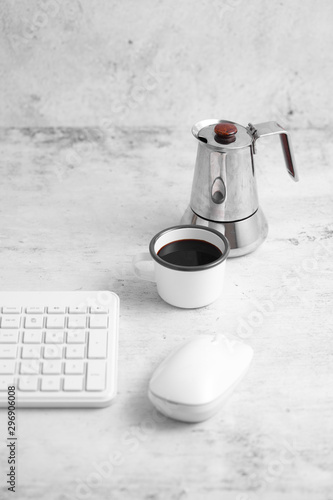 Fotografía Coffee in cup and computer on rustic table with a blank space for a text, Espres
