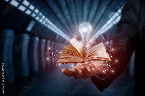 Fotomural The concept of idea from the source of knowledge.