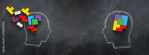 Cuadros en Lienzo medical concept of Brain made from wooden puzzle into human head