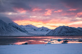 Fototapeta  - Północne krajobrazy, południowy Spitsbergen