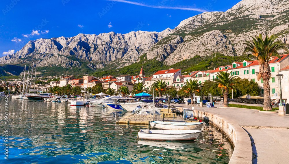 Splendid Makarska riviera - popular tourist destination in Dalmatia. Croatia travel - obrazy, fototapety, plakaty 