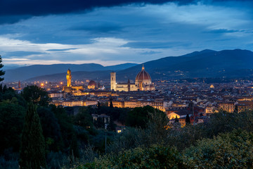 Wall Mural - View from Piazzale Michelangelo at sunset of the city of Florence, Tuscany, Italy - Santa Maria del Fiore and Giotto's bell tower in the blue hour