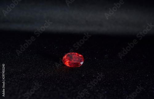 Fotografía ruby Is red gem Beautiful by nature For making expensive jewelry