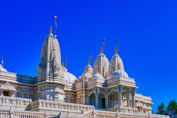 Canvas Print - View of a white marble hindu temple