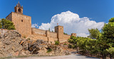 Weg zum Festungshügel Alcazaba in Antequera Andalusien