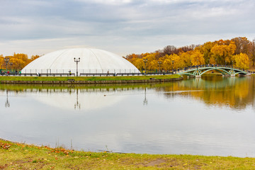 Wall Mural - Protective dome over the light and music fountain on Podkova Island in Tsaritsyno Park in Moscow. Tsaritsyno Park in cloudy autumn day