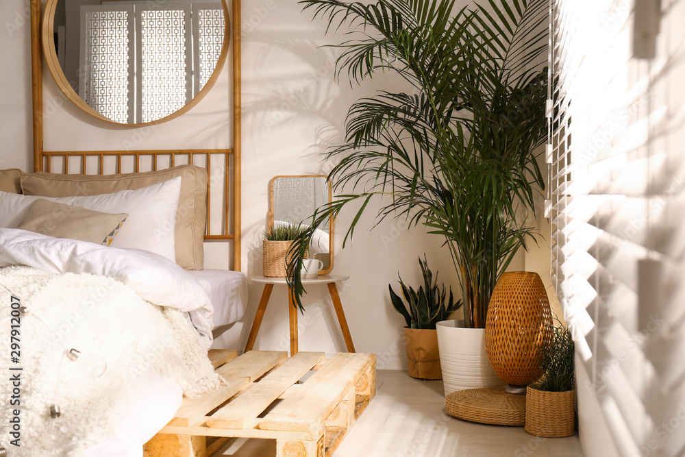 Obraz na płótnie Stylish modern room interior with  comfortable bed w salonie