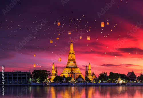 Fotografía Wat Arun is one of the well-known landmarks of Thailand