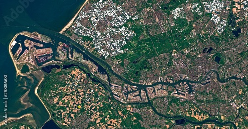 Cuadros en Lienzo Satellite image of the port of Rotterdam, Netherlands