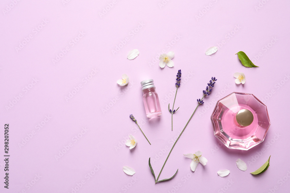 Flat lay composition with elegant perfume on lilac background, space for text - obrazy, fototapety, plakaty 