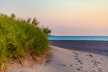 Canvas Print - Beach and Lake Front