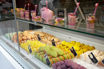 Macrons