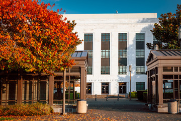 Wall Mural - Facade of public service building at Oregon state capitol state park in autumn season