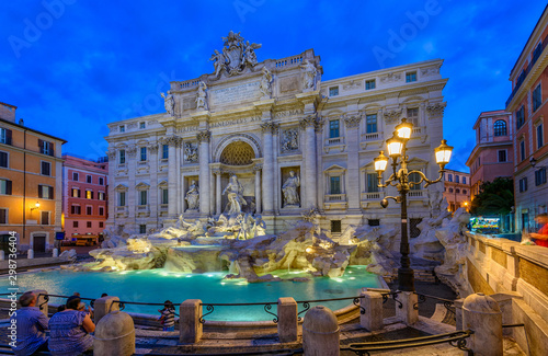 night-view-of-rome-trevi-fountain-fontana-di-trevi-in-rome-italy-trevi-is-most-famous-fountain-of-rome-architecture-and-landmark-of-rome