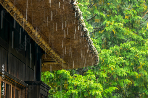 雨と古民家背景素材stock Photo Adobe Stock 雨と古民家背景素材stock Photo Adobe Stock