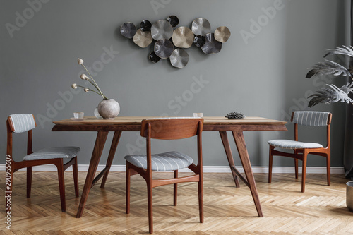 Fotomural Modern dining room interior with glamour wooden table , stylish chairs and design decoration