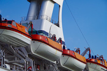 Klassisches Kreuzfahrtschiff CMV Cruise Maritime Voyages MS Astor Im Hafen Von Tilbury, England An Der Themse