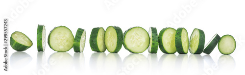 Fotografía sliced cucumber with reflection on an isolated white background