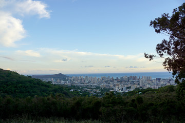 Wall Mural - Mountain view of The city of Honolulu from Diamond head to Manoa