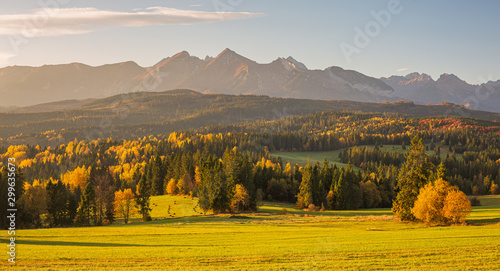 Dekoracja na wymiar  piekny-malowniczy-jesienny-krajobraz-z-widokiem-na-tatry-polska