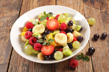 Poster - fresh fruit salad in bowl