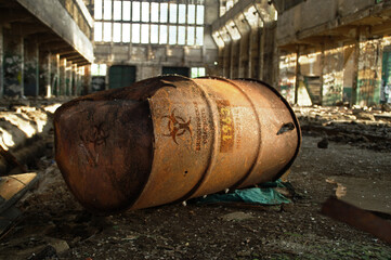 Wall Mural - Biohazard warning on old rusty barrel
