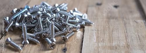 Cuadros en Lienzo 8mm and 1 inch size silver steel or metal screw on wooden top table