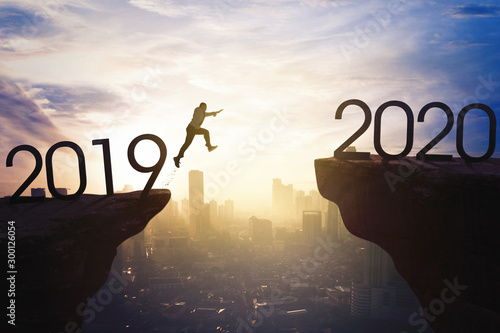Fotomural Male entrepreneur jumps to number 2020
