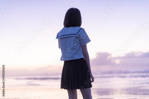 女子高生 海 後ろ姿 輝き Stock 写真 Adobe Stock 女子高生 海 後ろ姿 輝き Stock 写真 Adobe Stock