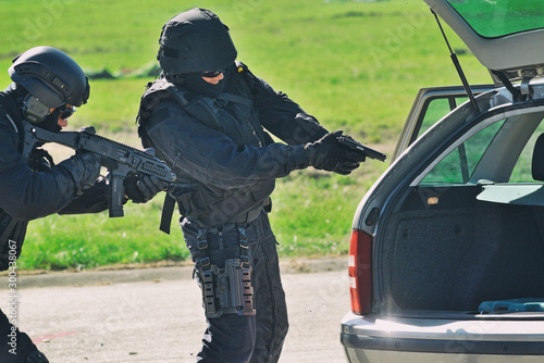Fotografía Arrest - anti-terrorist brigade in action.