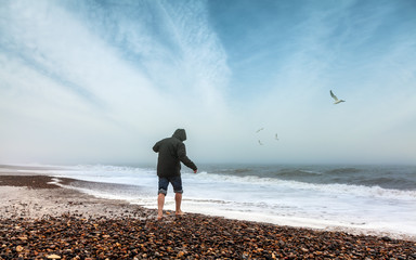 Wall Mural - Abhärten in der Nebensaison an der kalten Nordsee