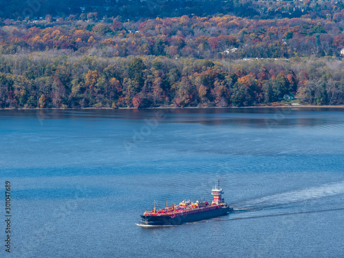 Fotomural Aerial photo of the ship on the Hudson River